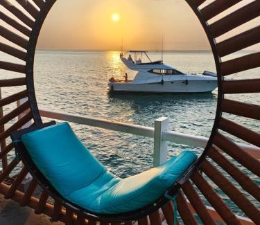 Vitoria Apartment | Oceanfront Flat at Sol Vitória Marina with Pool & Hot Tub