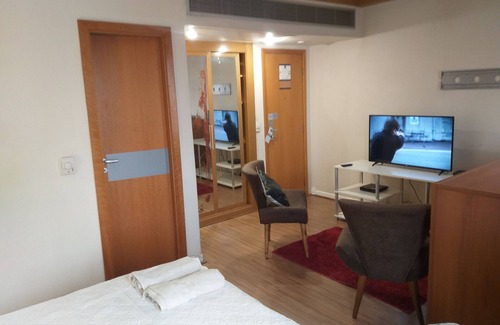 Zona Leste Apartment | Explore Tatuapé: Discover Tryp Hotel's Prime Location