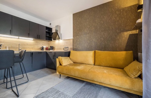 Castion Veronese Apartment | Perlago Retreat: Pool, Ocean View & Pet-Friendly Comfort