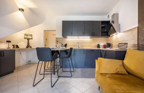 Castion Veronese Apartment | Perlago Retreat: Pool, Ocean View & Pet-Friendly Comfort