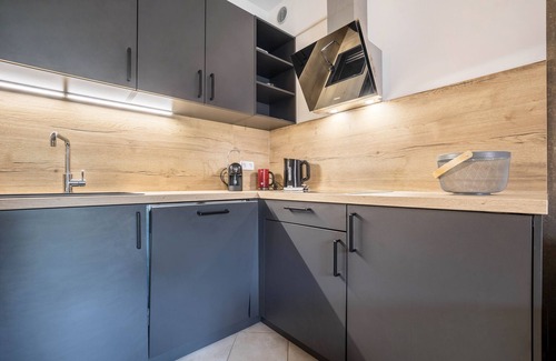 Castion Veronese Apartment | Perlago Retreat: Pool, Ocean View & Pet-Friendly Comfort