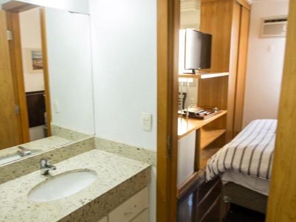 Belo Horizonte Hotel | Budget-Friendly Retreat at Flat Piemonte with Hot Tub