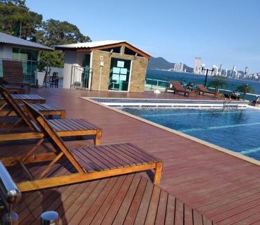 Pioneiros Apartment | Ocean View Retreat: Flat Prédio Frente MAR - 10/10 Rated Stay