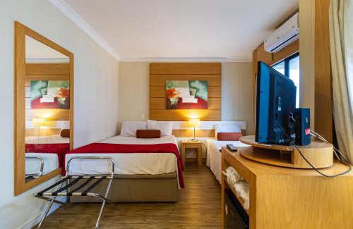 Vila Congonhas Hotel | Convenient Flat Near Aero Congonhas with Pool & Dining