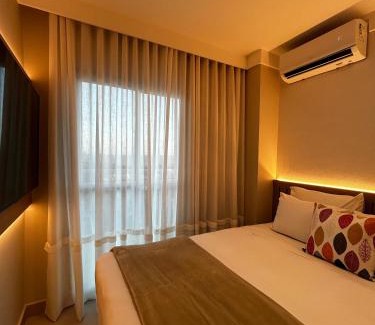 Triangulo das Bermudas Apartment | Cozy Flat Praia do Canto with Ocean View & Pool Amenities