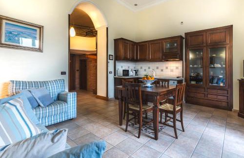 Sorrento City Centre Apartment | Oceanfront Flat Rosanna: Perfect for Family Getaways!