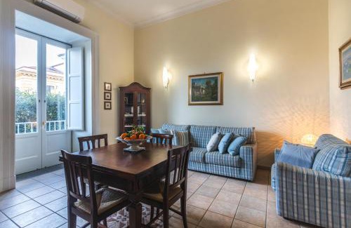 Sorrento City Centre Apartment | Oceanfront Flat Rosanna: Perfect for Family Getaways!