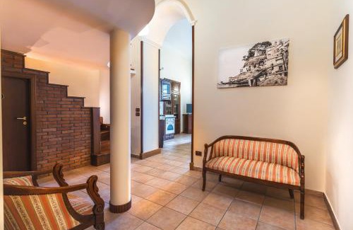 Sorrento City Centre Apartment | Oceanfront Flat Rosanna: Perfect for Family Getaways!