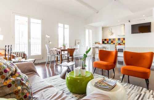 Opera Apartment | Stylish Penthouse Retreat in Vibrant Marseille