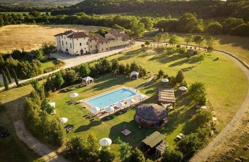 Cincelli House | Cozy Holiday Apartment Capolona with Pool and Ocean View