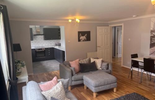 East Kilbride Apartment | Modern Comfort at Flat Two, Eaglesham Road in East Kilbride