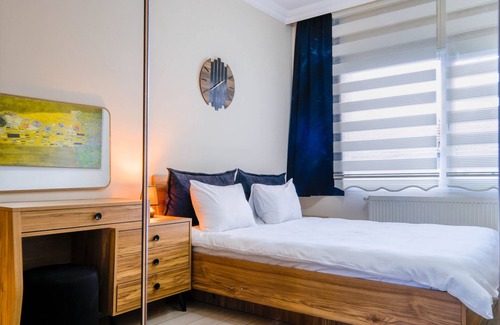 Konak Apartment | Modern Flat with Balcony Near Metro & Coast in Izmir