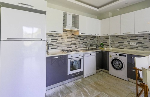Avsallar Apartment | Flat w Balcony and Shared Pool 6 min to Beach