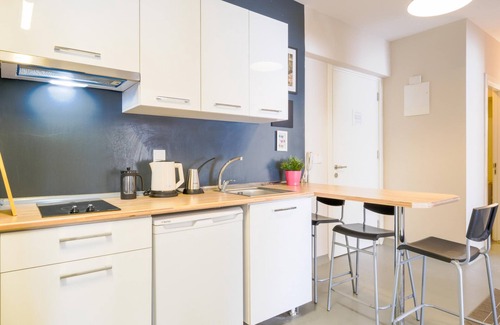 Urla Apartment | Fun Flat with Pool and Tennis Table Near the Beach
