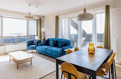 Maltepe Apartment | Flat w Sea View Terrace Near Metro in Maltepe