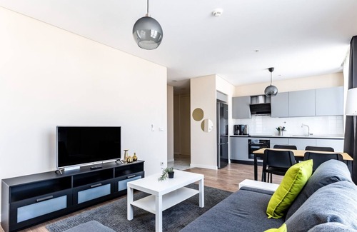 Kartal Apartment | Flat w Shared Pool and Garden 15 min to Coast