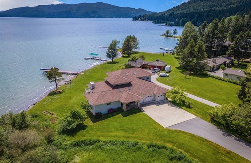 Sandpoint House | Waterfront Family Retreat - 5 Bed, Pool & Hot Tub Oasis