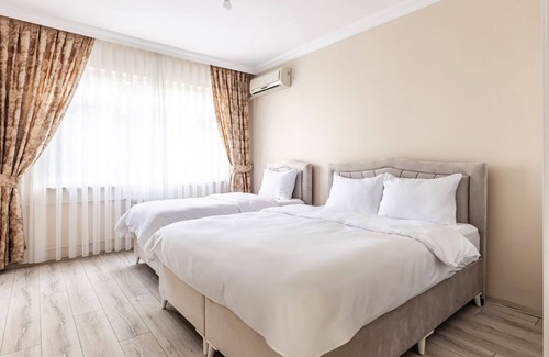 Merter Apartment | Balcony Flat Near Public Transport - Family-Friendly Stay