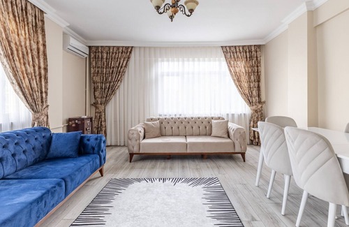 Merter Apartment | Balcony Flat Near Public Transport - Family-Friendly Stay
