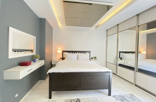 Uskudar Apartment | Charming Flat with Bosphorus View and Backyard in Uskudar