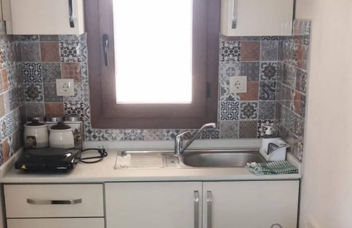 Cumhuriyet Apartment | Flat with Garden and Balcony in Seferihisar