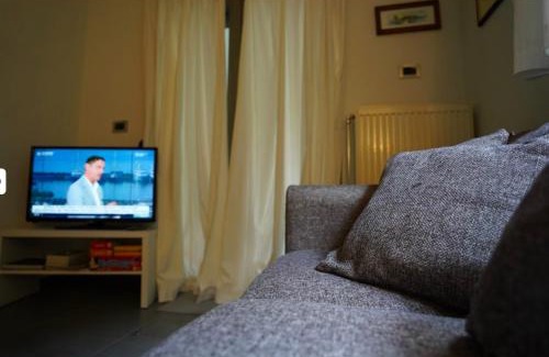 Katsikas Apartment | Guest Rated 10/10: Garden Flat in Ioannina with Hot Tub