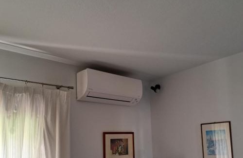Katsikas Apartment | Guest Rated 10/10: Garden Flat in Ioannina with Hot Tub