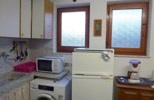 Ripa-Pozzi-Ponterosso Apartment | Garden Retreat Close to the Sea with Pet-Friendly Amenities