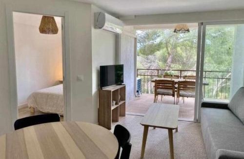 San Martin de Valdeiglesias Apartment | Inviting Flat with Lake Views at Pantano San Juan