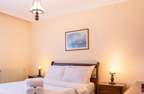 Konak Apartment | Sea View Flat in Konak: Family-Friendly & Accessible Stay