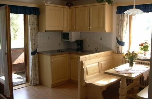 Schneizlreuth House | Cozy Holiday Apartment Weißbach for 1-4 Guests with Kitchen