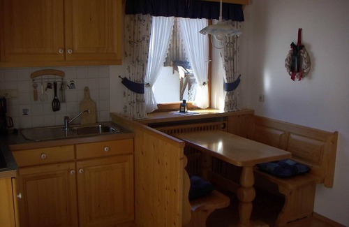 Schneizlreuth House | Cozy Holiday Apartment Weißbach for 1-4 Guests with Kitchen