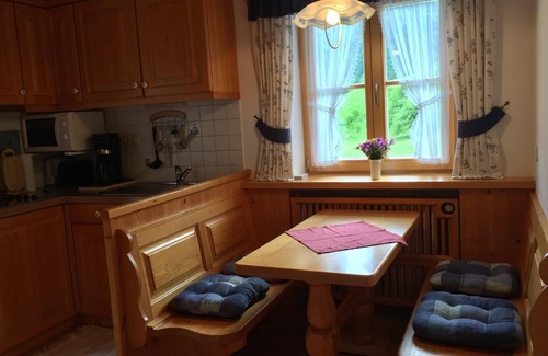 Schneizlreuth House | Cozy Holiday Apartment Weißbach for 1-4 Guests with Kitchen