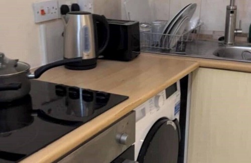 Lisvane Apartment | Comfortable Flat With Parking in Cardiff North for Families