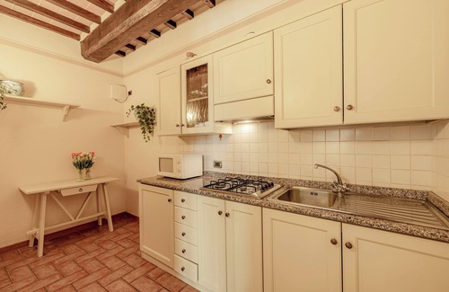 Montepulciano House | Charming Flat with Terrace & Spa in a Scenic Wine Estate
