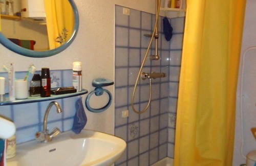 Saint-Pierre-la-Mer Apartment | Oceanfront Flat with Breathtaking Sea Views & Pet-Friendly