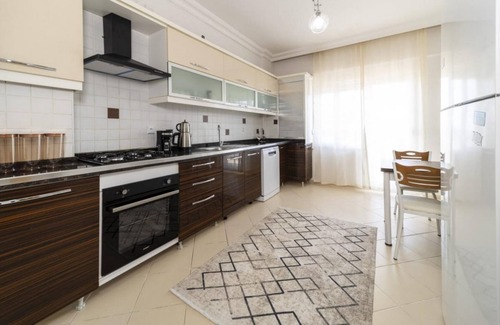 Lara Apartment | Flat with Sea View 5 Min to Beach in Antalya