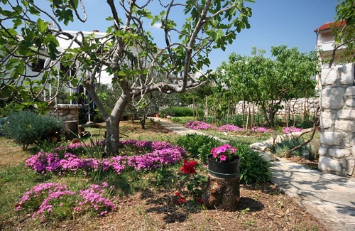 Baska Apartment | Cozy Flat with Ocean View, WiFi and Parking Available