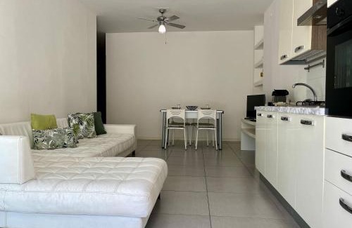 Partanna Apartment | Blissful Flat with Jacuzzi, Pool and Ocean View