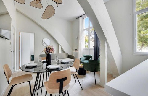 Quartier de Javel Apartment | Contemporary Retreat Near the Eiffel Tower with Terrasse