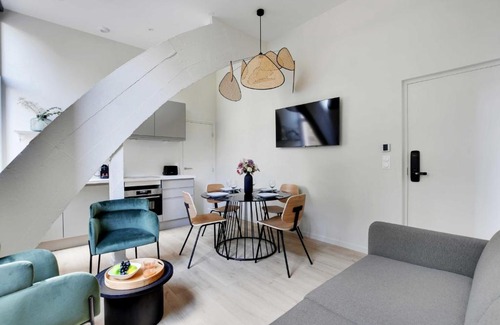 Quartier de Javel Apartment | Contemporary Retreat Near the Eiffel Tower with Terrasse