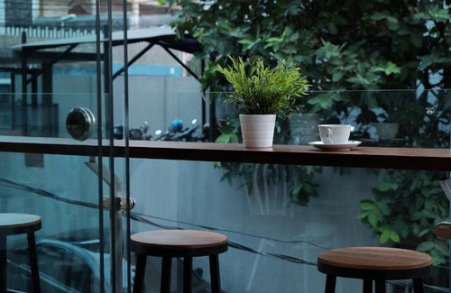 Kemang Hotel | Budget-Friendly Stay at FLAT06.Tendean with Breakfast