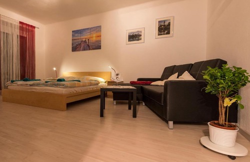 Gries Apartment | Pet-Friendly Flataid Apartment Elisabethinergasse Awaits