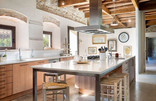Torroella de Montgri Villa | Relaxing Retreat at Flateli La Rajoleria with Pool Amenities