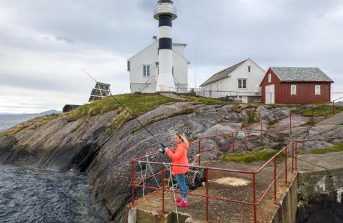 Midsund Municipality Resort | Relax at Flatflesa Fyr - Ideal for Families with Hot Tub
