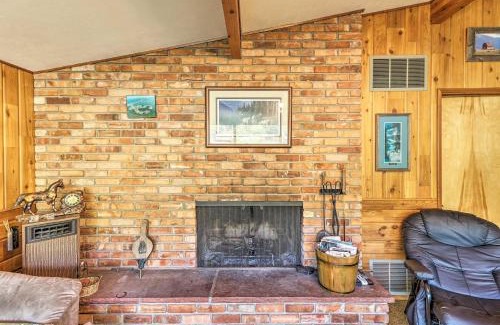 Polson House | Waterfront Cabin at Flathead Lake with Dock & Kayaks