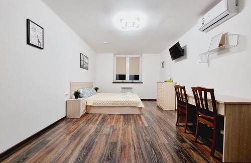 Narvskiy Apartment | FlatHome24: Pet-Friendly Getaway on Shvetsova 8
