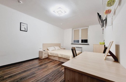 Narvskiy Apartment | FlatHome24: Pet-Friendly Getaway on Shvetsova 8