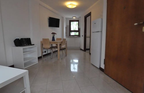 Ponte Galeria-La Pisana Apartment | Top-Rated Flatinrome Fiera: Pet-Friendly Two-Room Retreat