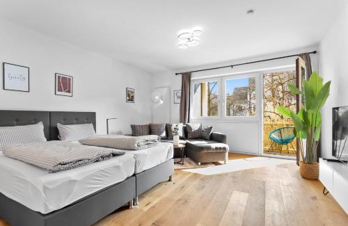 Friedenheim Apartment | Inviting Flatista Homes - Hirschgarten: Pet & Child Friendly
